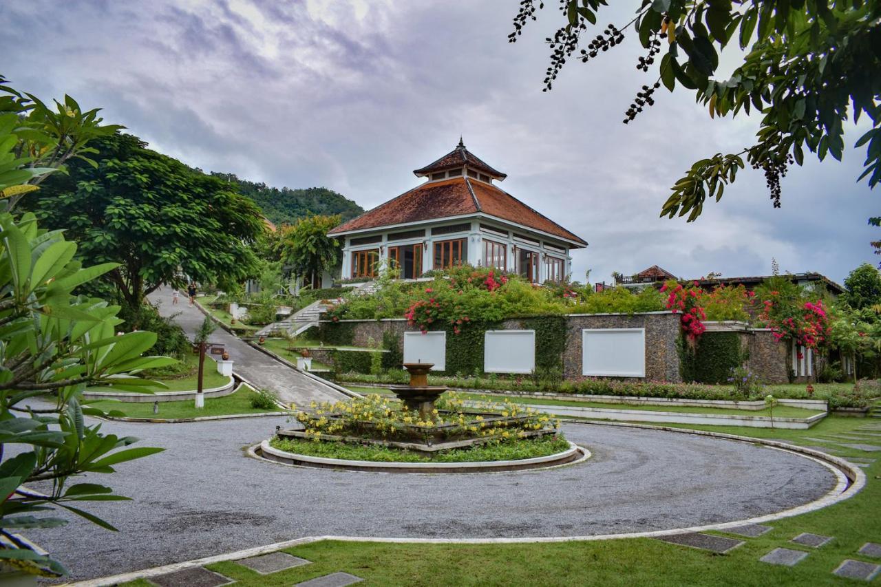 Le Grand Pakbeng Hotel Exterior photo
